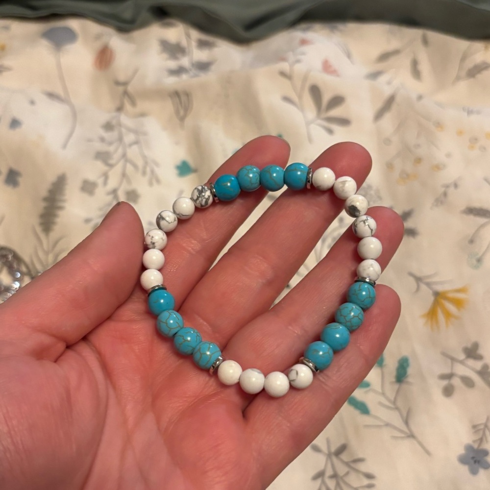 Cute turquoise beaded bracelet